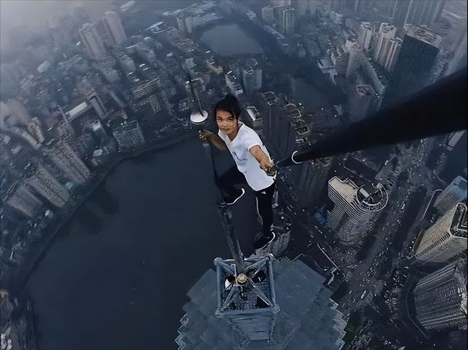 高空坠落解压游戏_高空坠楼游戏_高楼坠落手机游戏